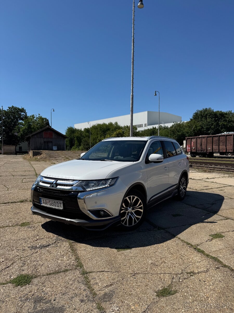 Mitsubishi Outlander III 4x4 7-miestne