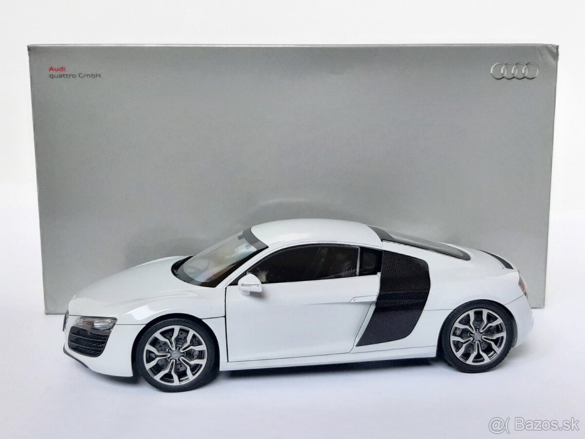 1:18 - Audi R8 5.2 FSI Quattro (2009) - Kyosho - 1:18