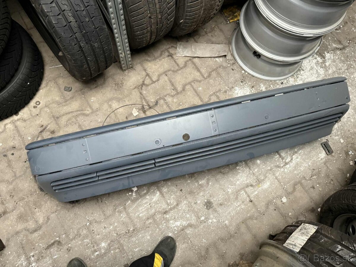 Predný nárazník Mercedes W124