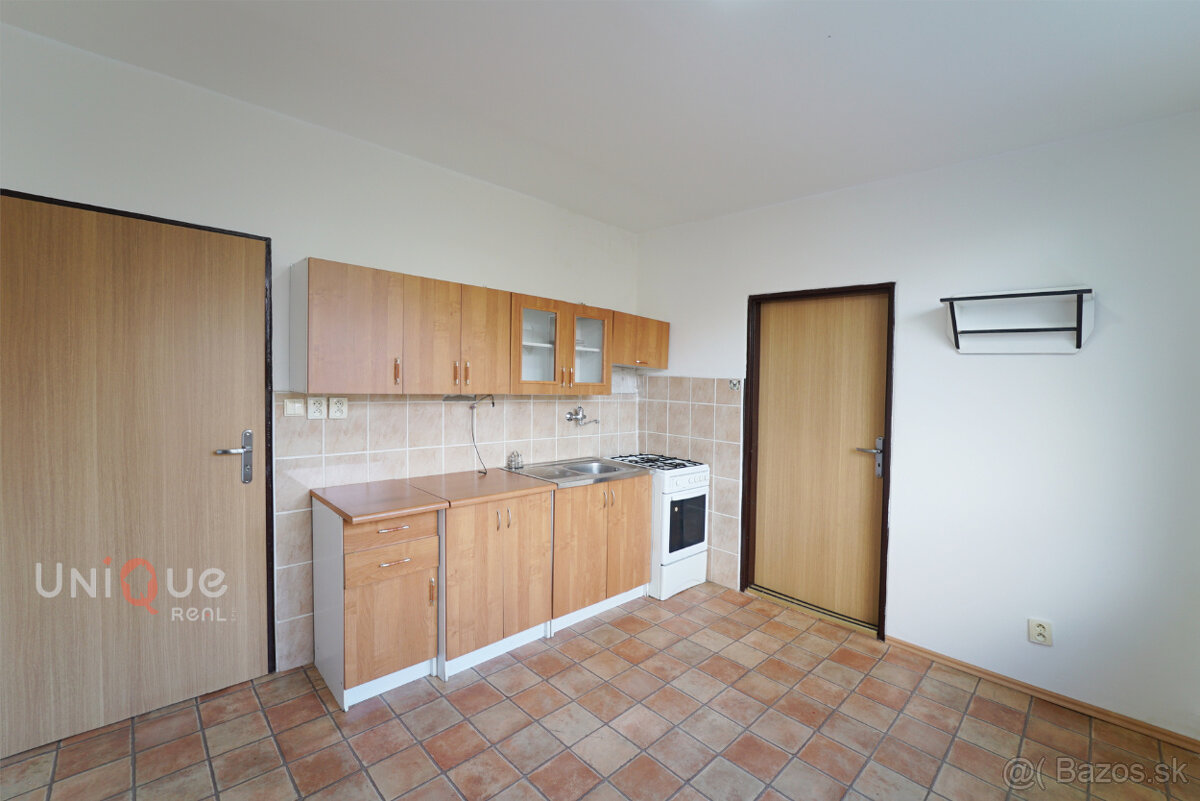 Na predaj priestranný 1-izbový byt – Eötvösova ul, Komárno