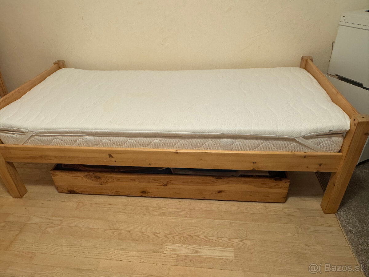 Predám pohodlnú posteľ š-90 masív+matrac+nadmatrac+šuflík