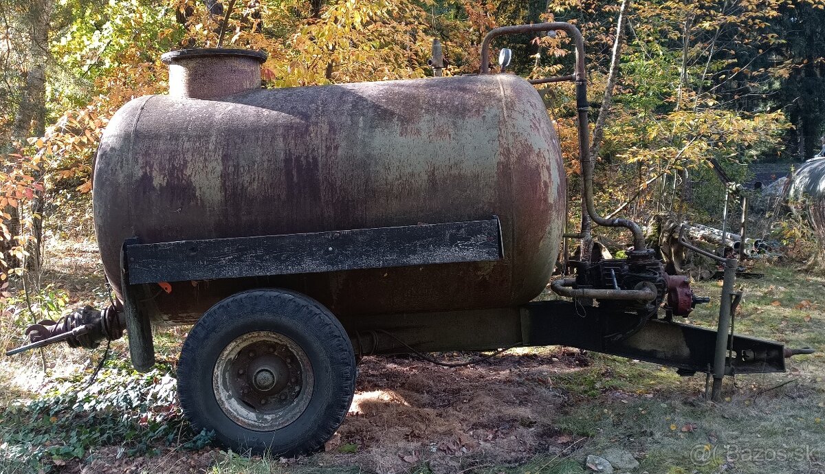 Predám fekál - cisternu za traktor