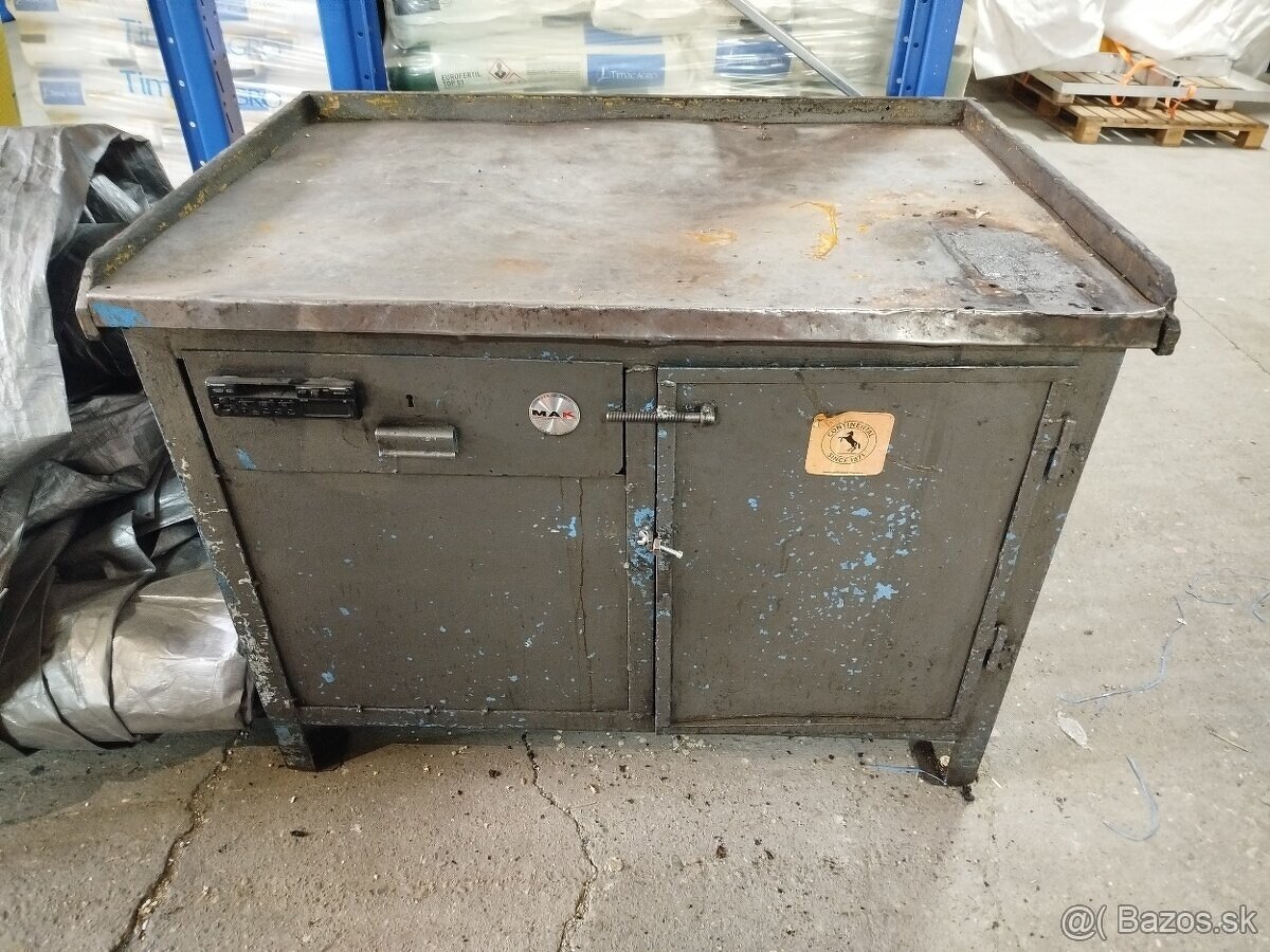 Pracovný stôl, zámočnícky ponk