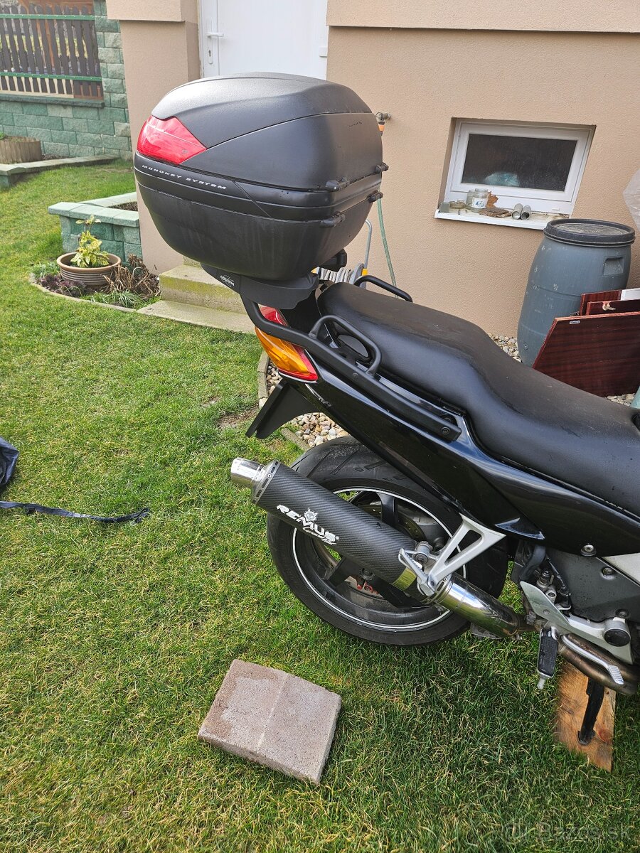 Predám hondu vtr 800