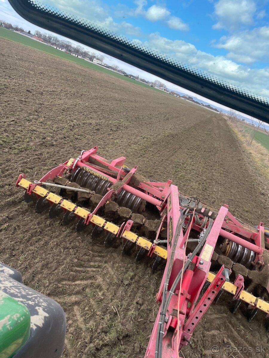 Vaderstad carrier