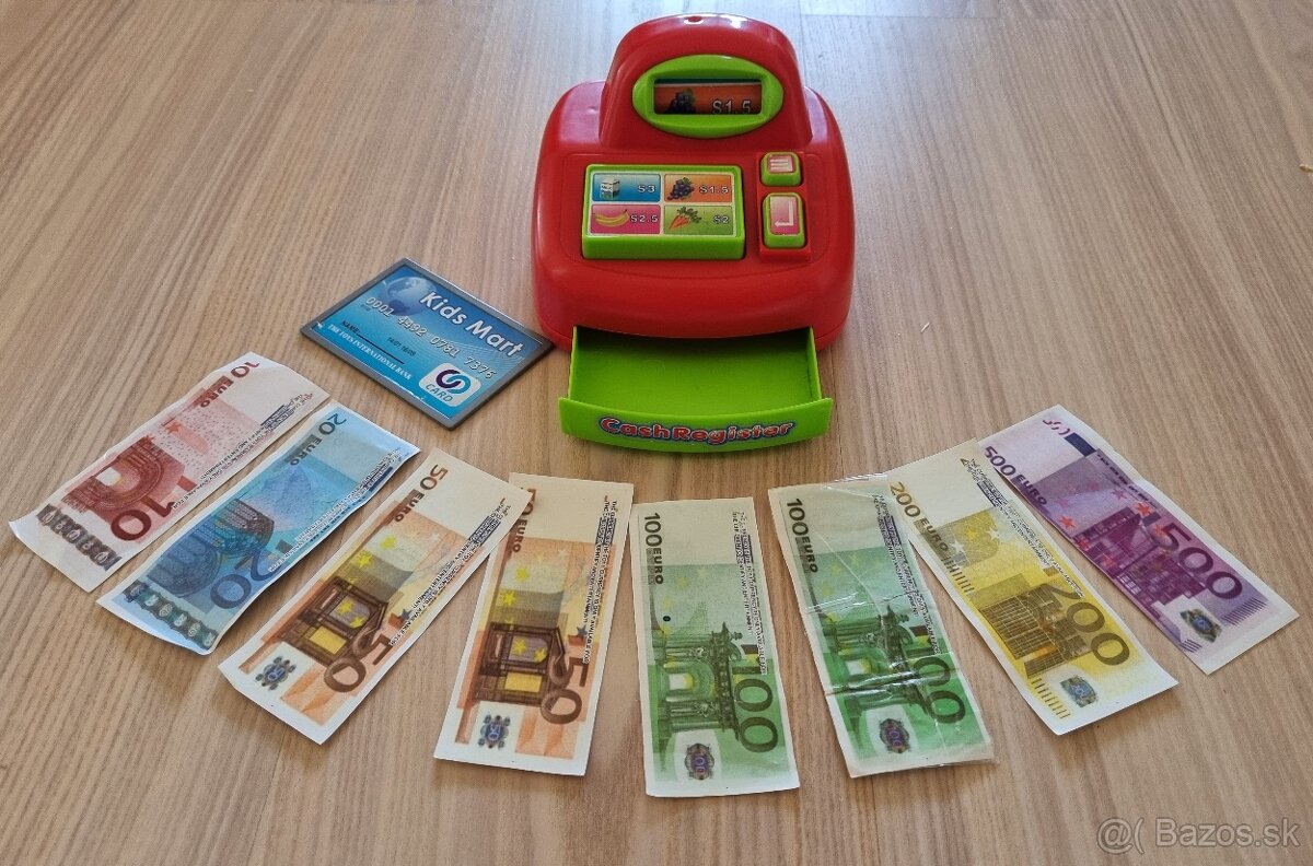 pokladňa s peniazmi
