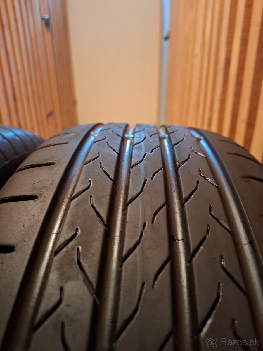 Predam pneumatiky continental 215/60R17