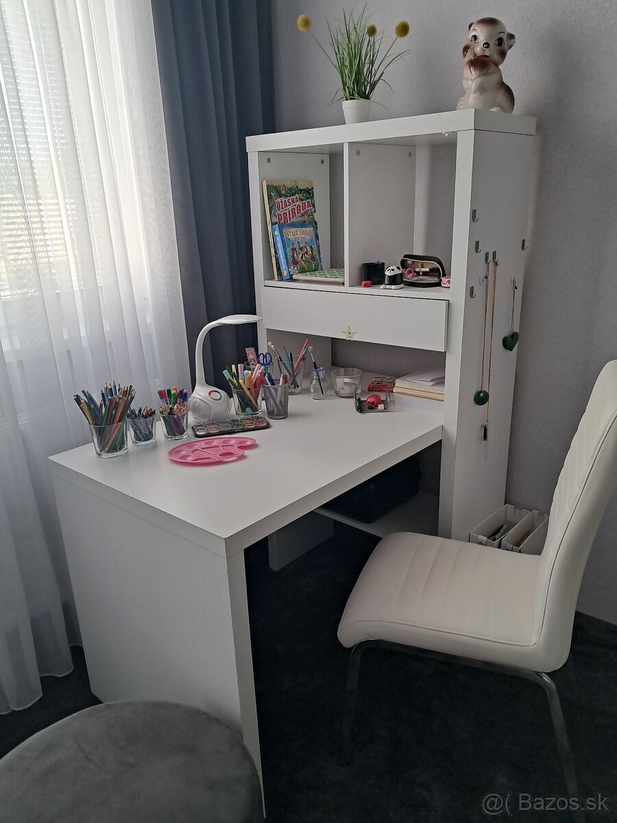 Písací stolík