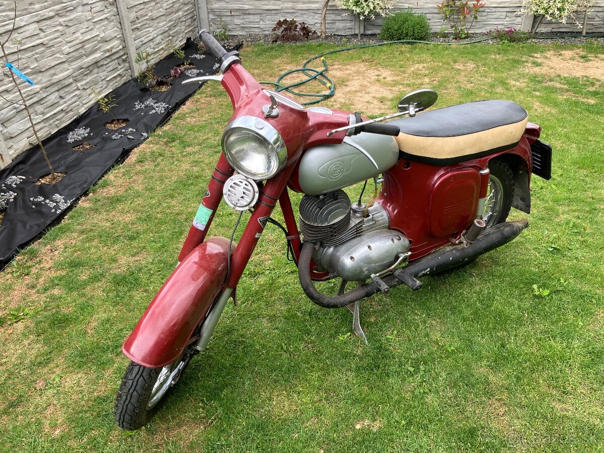 CZ 125 Deluxe