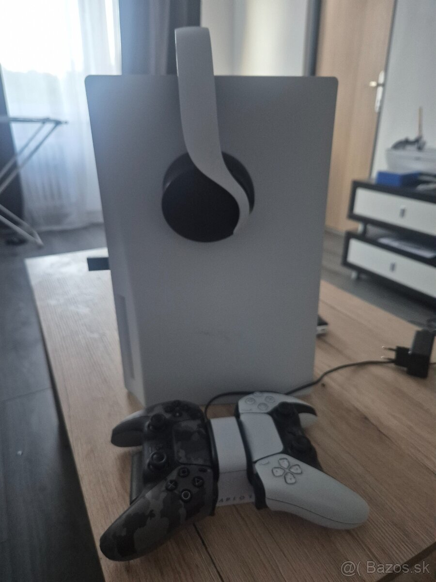 PlayStation 5 set - konzola, 3 ovládače, headset, hry - všet