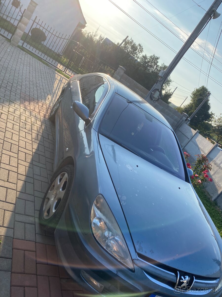 Peugeot 607