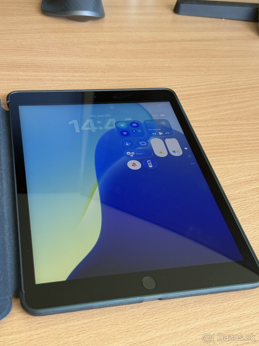 Predám Apple iPad 8gen. 128GB s Apple Pencil