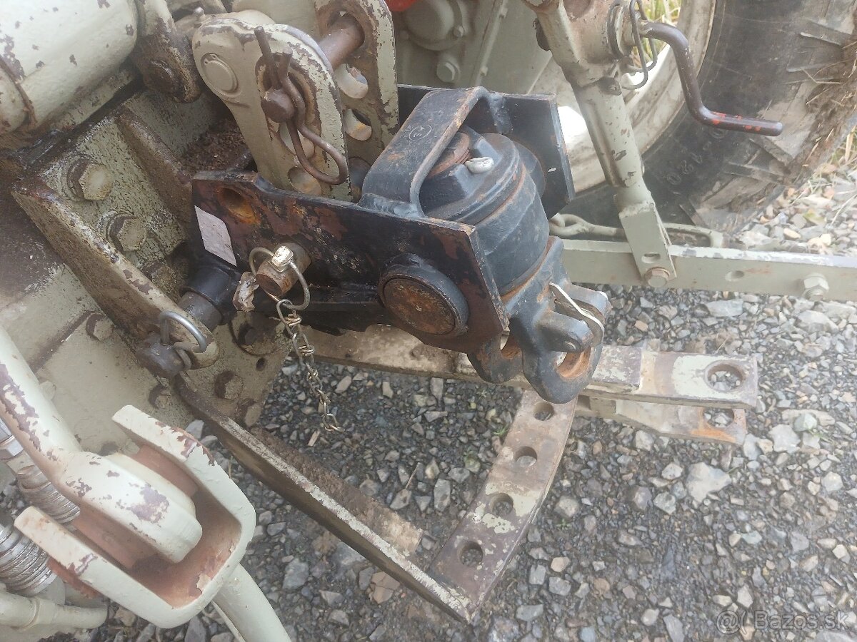 Tiahlo na vlek zetor zaves na vlek