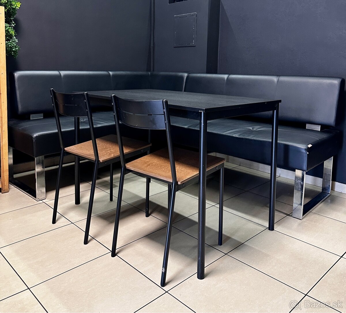 Elegantné jedálenske posedenie na predaj