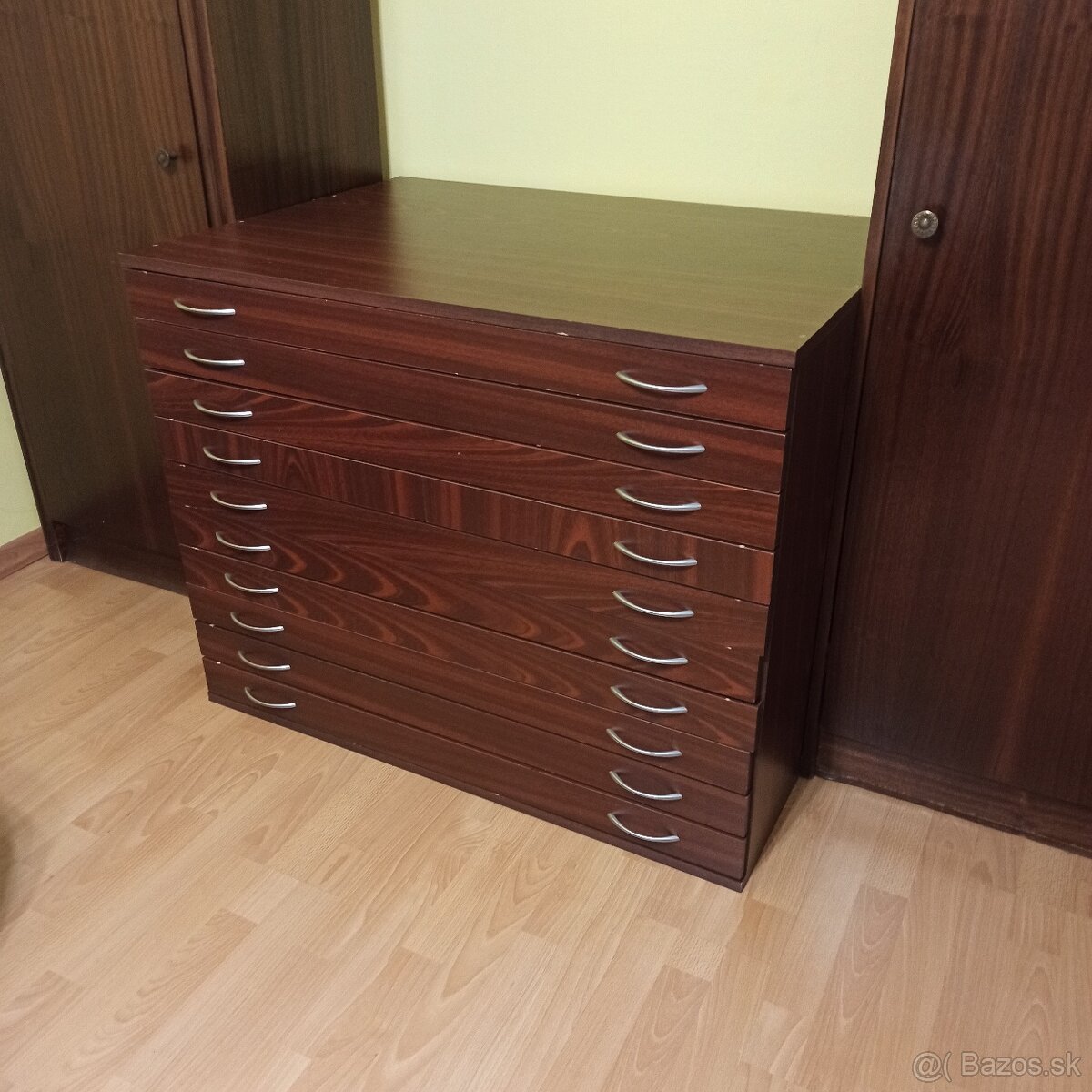 Skrinka (šuflíky) na výkresy