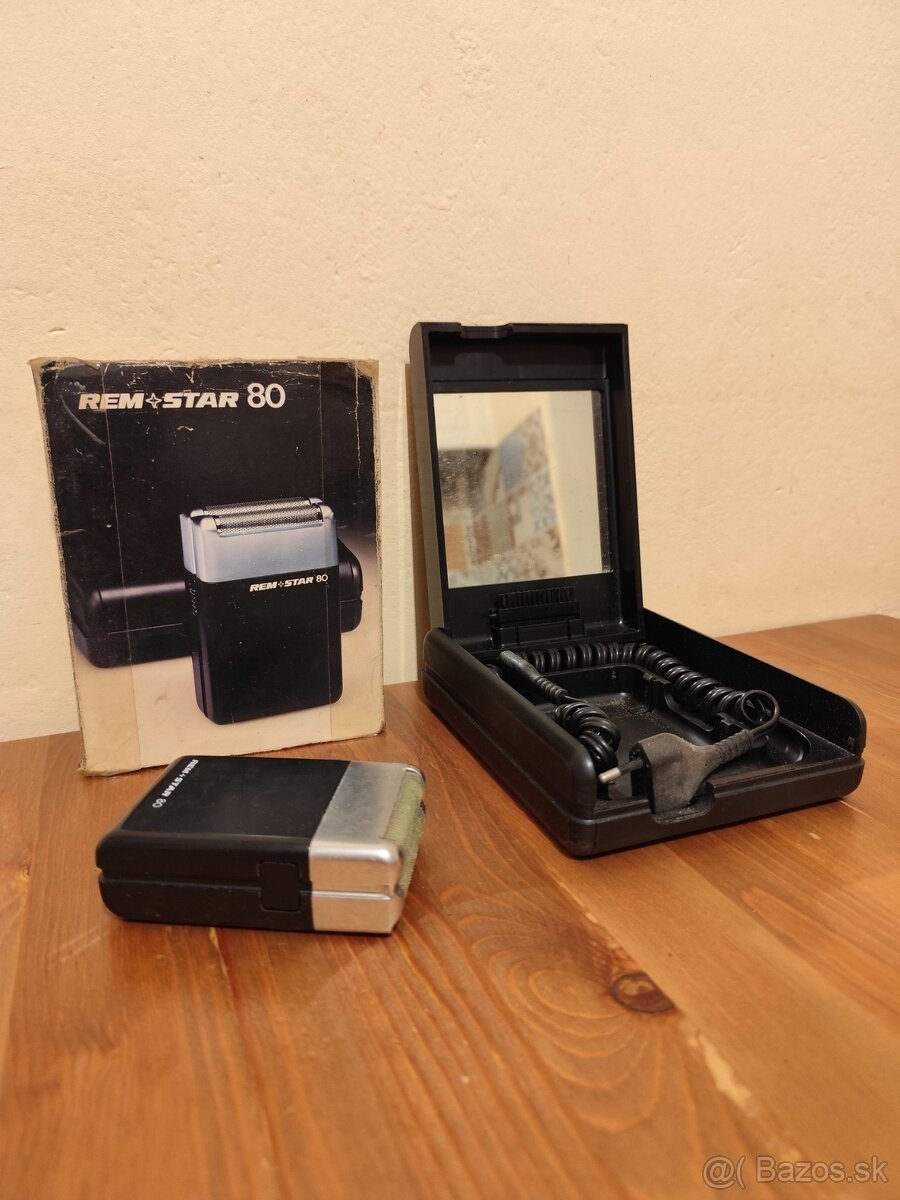 retro holiaci strojček