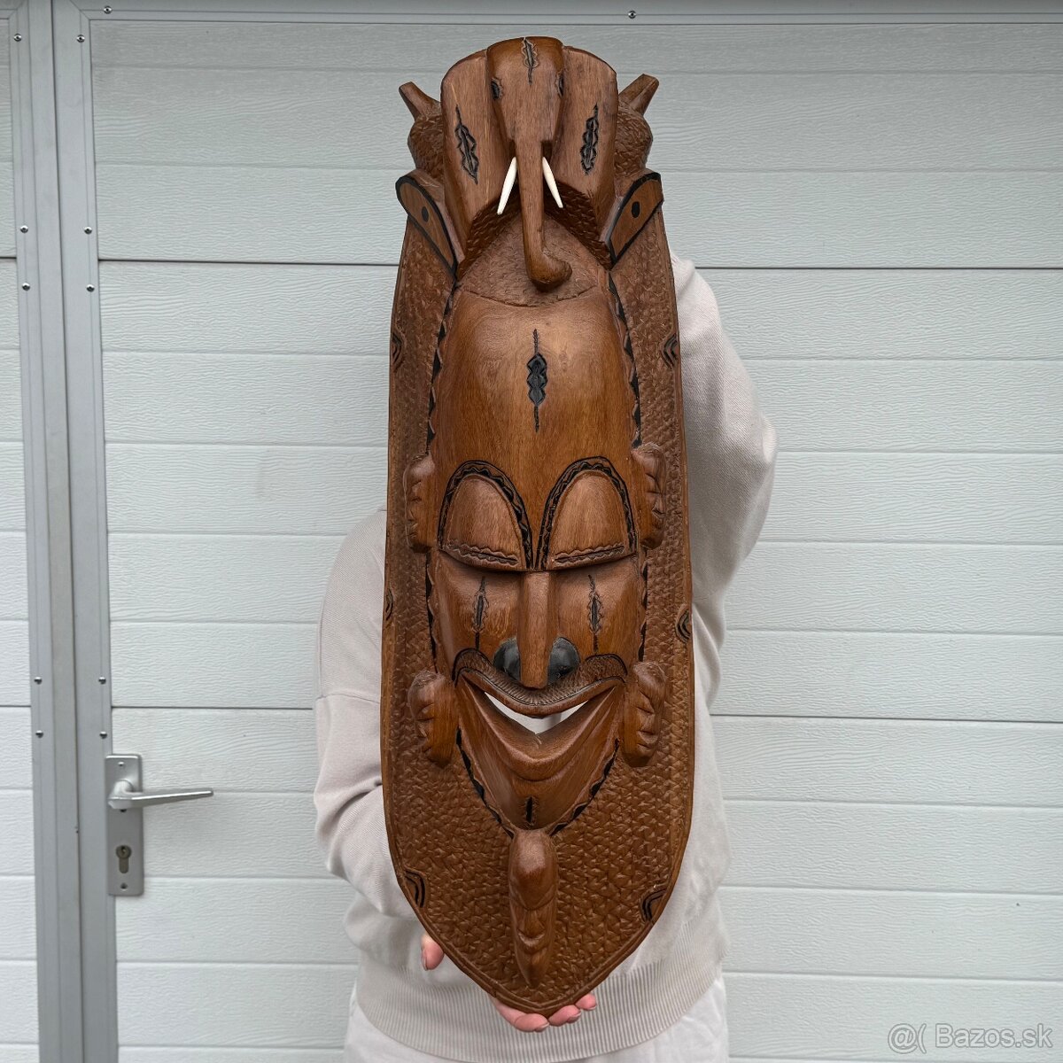 Krásná veliká africká masivní maska 77cm