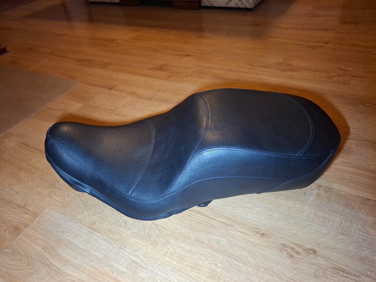 Sedadlo na Honda Shadow Black Spirit 750