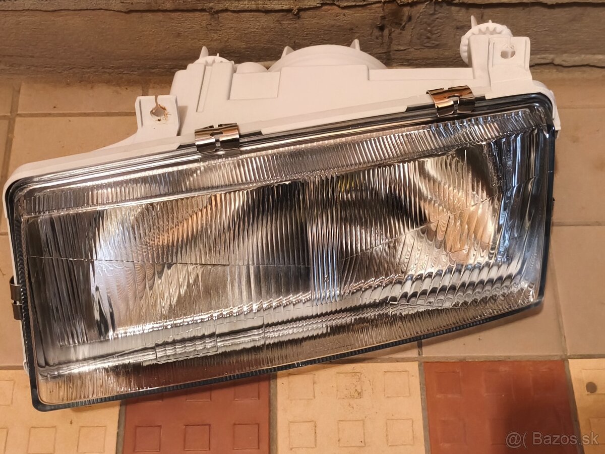 Predne svetla Felícia(nove)