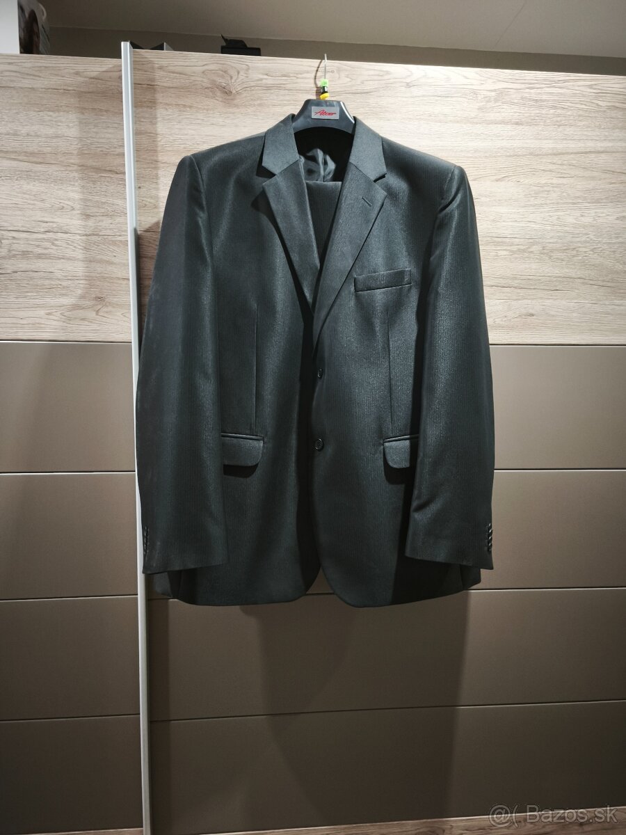 Pánsky oblek cierny