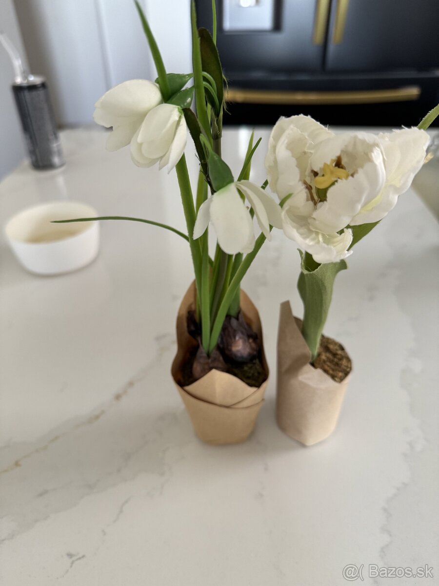 Dekorácia - umelý tulipán a snežienka z Depot-u