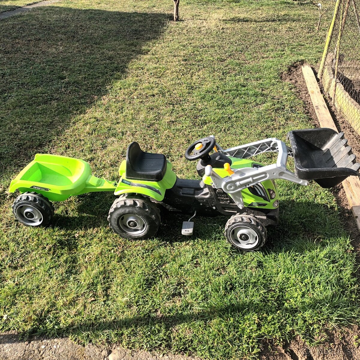 Detský traktor.
