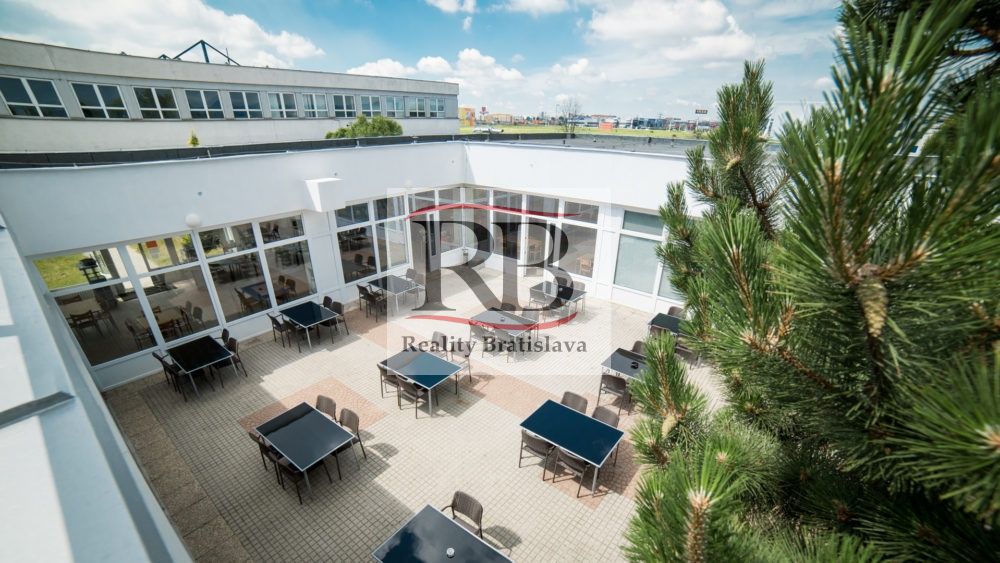 Na prenájom kancelárske priestory na Ivanskej ceste, 100m2