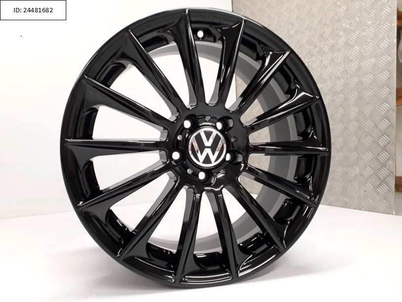 X Škoda Superb, Vw Golf, Passat aludisky 5x112 R18 8J ET45 1