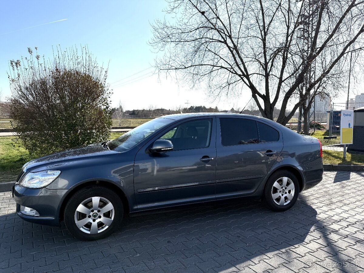 Škoda Octavia II 1,6 benzín 75kW Elegance