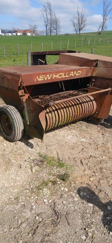 Lis na hranate baliky new holland