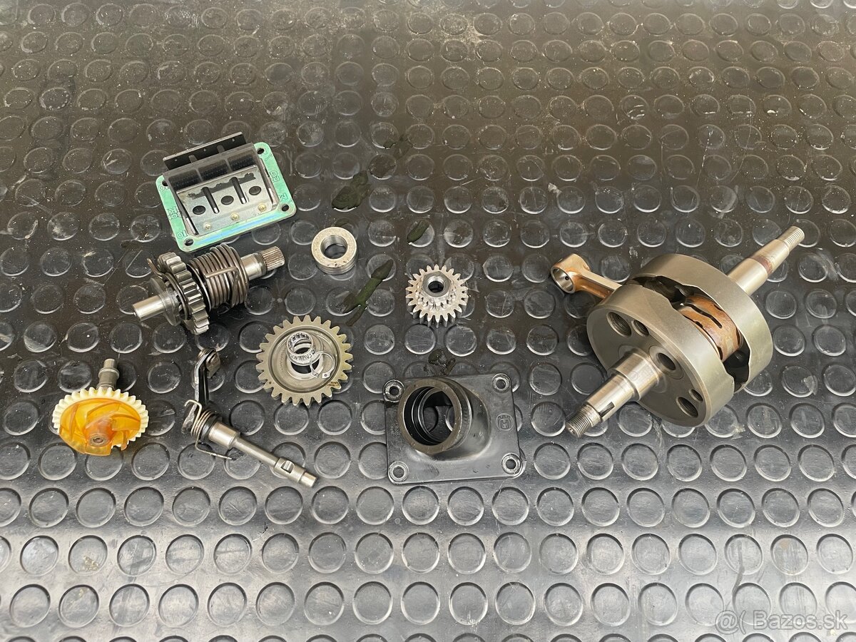 husqvarna díly motoru
