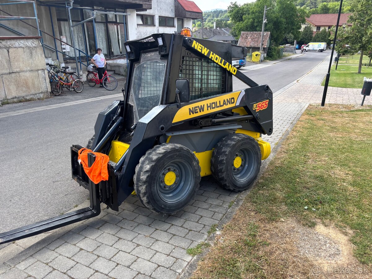 New Holland Silný nakladáš unc bobcat