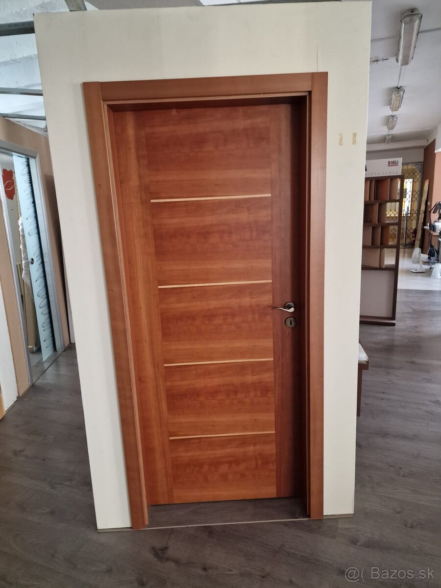 Dvere komplety 80 cm pravé