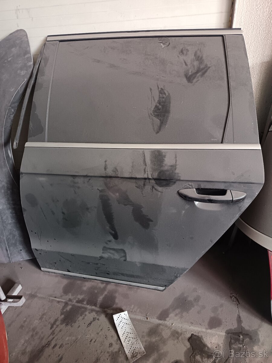 Zadne prave dvere Passat b7