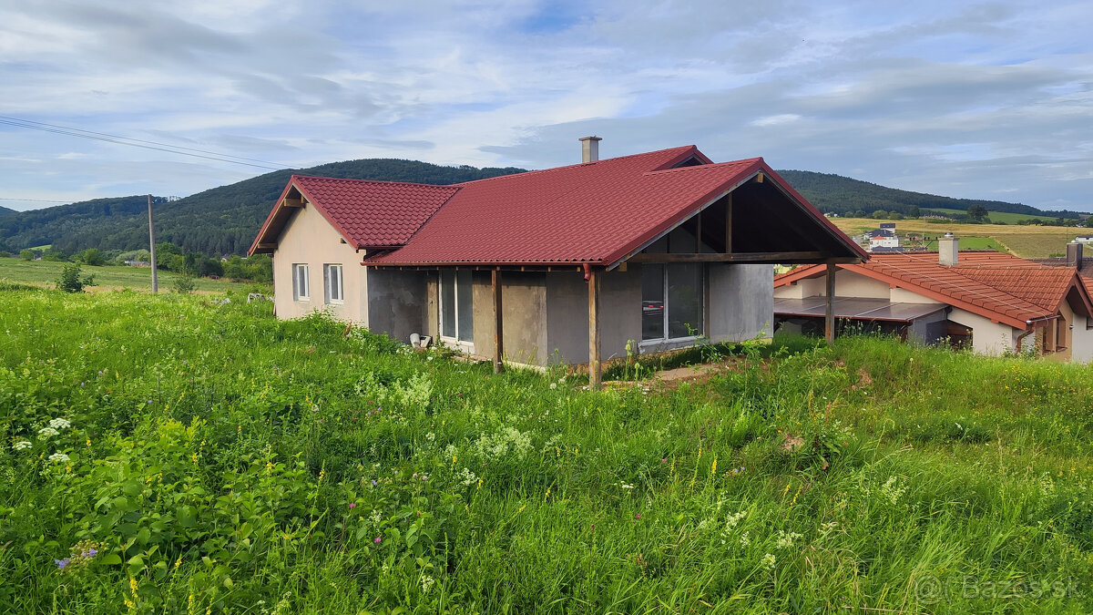 Rozostavaný 4 izbový rodinný dom na veľkorysom pozemku 1050 