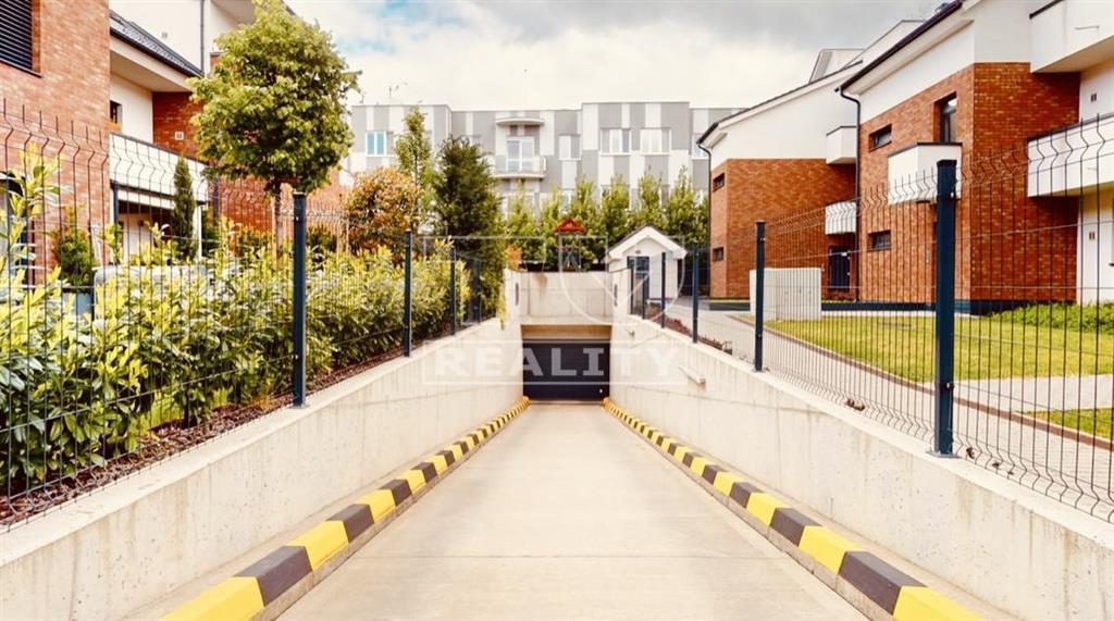 Predaj garážovýbox v projekte Brick park.16m2