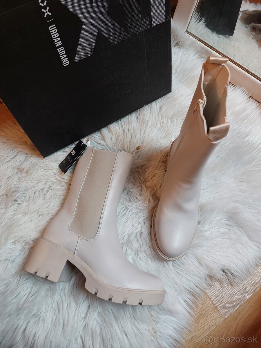 Krémové topánky 40