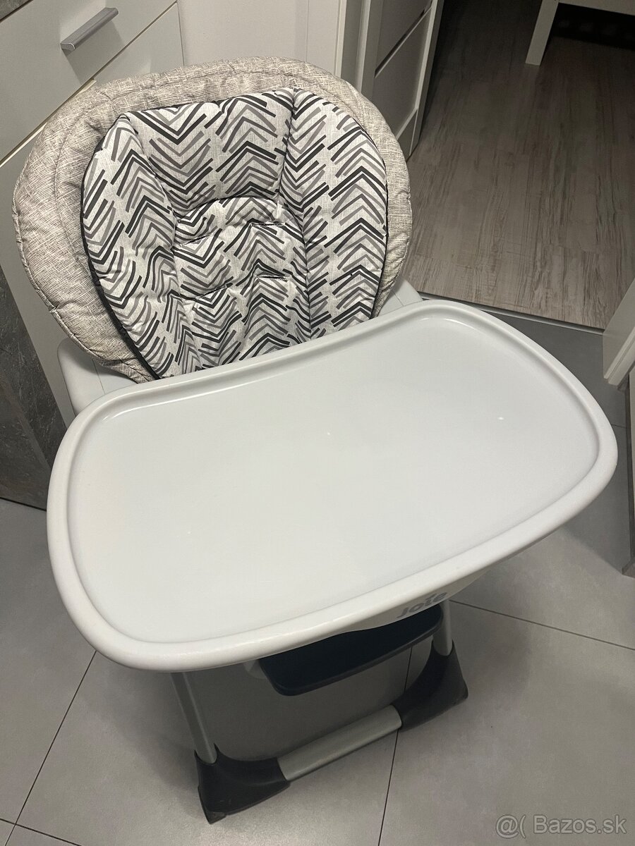 Joie jedalenska stolicka