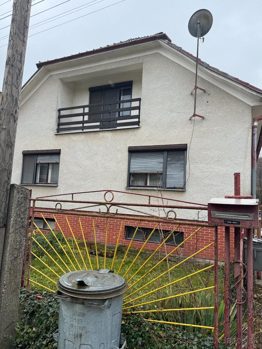 Útulný 5- izbový rodinný domček pod lesom- Skvelá Ponuka.