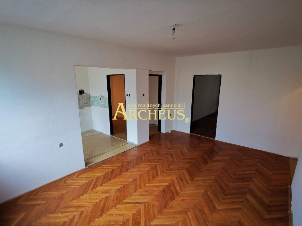 4 iz. byt s garážou Clementisova, Nitra - Chrenová