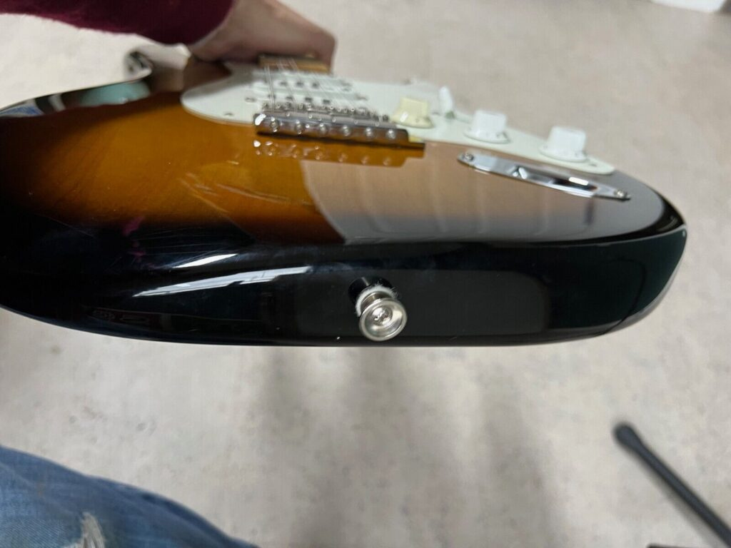 Predám gitaru značky ABX typ ST-230 SB-WWHM, ako nová