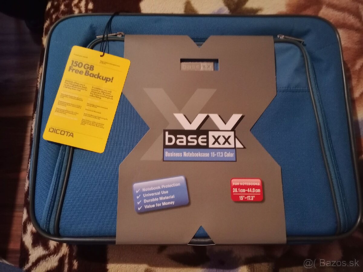 Taška, nová, vhodná na notebook alebo dokumenty.