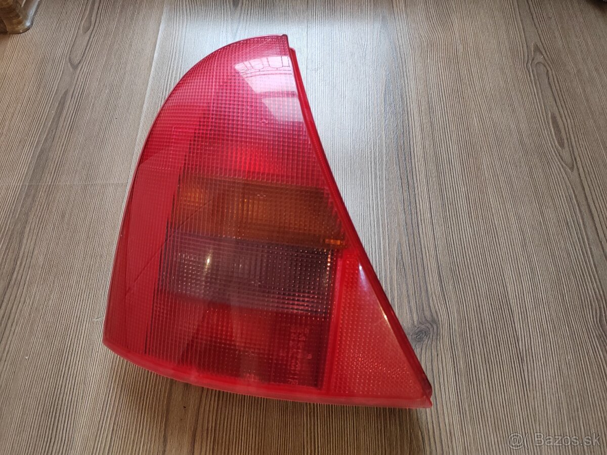 Renault Clio zadné svetlo