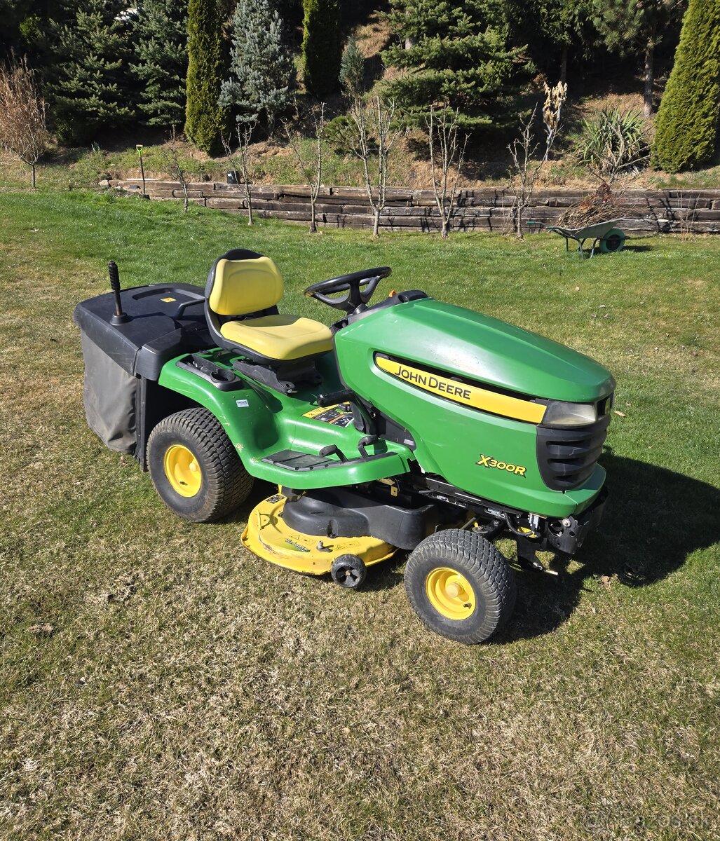 John deere X300R dvojvalec