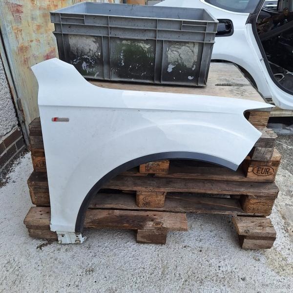 Audi Q7 Pravý blatnik