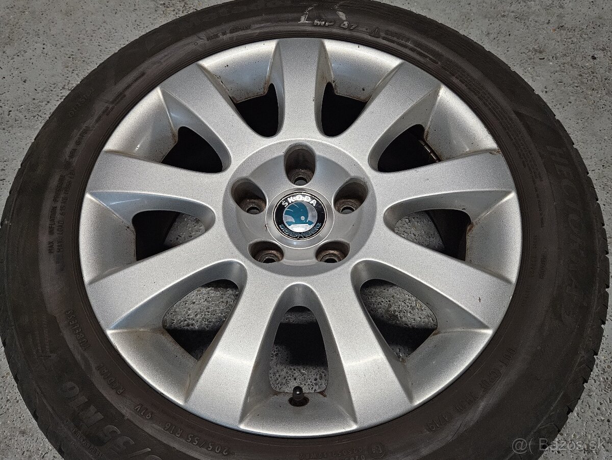 r16 ŠKODA + pneu 90%