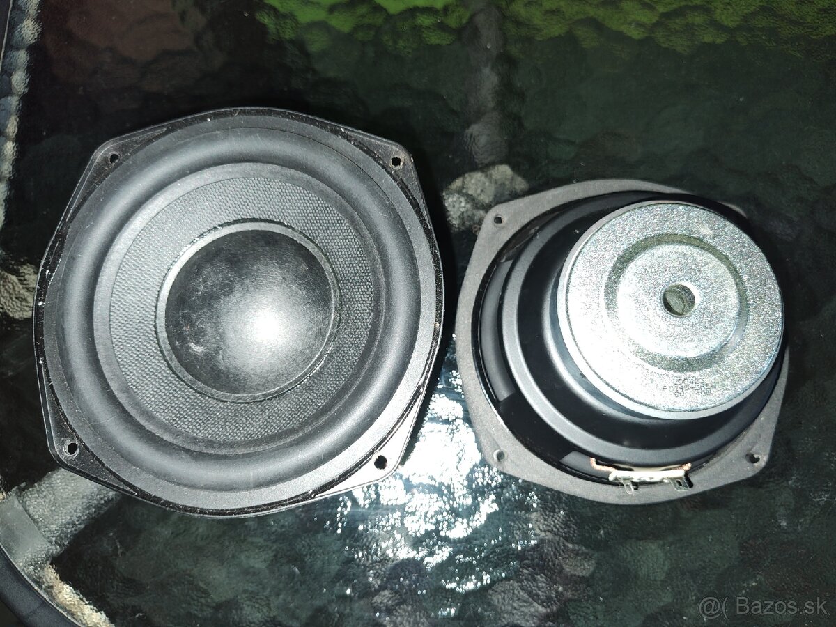 Hi-fi reproduktory