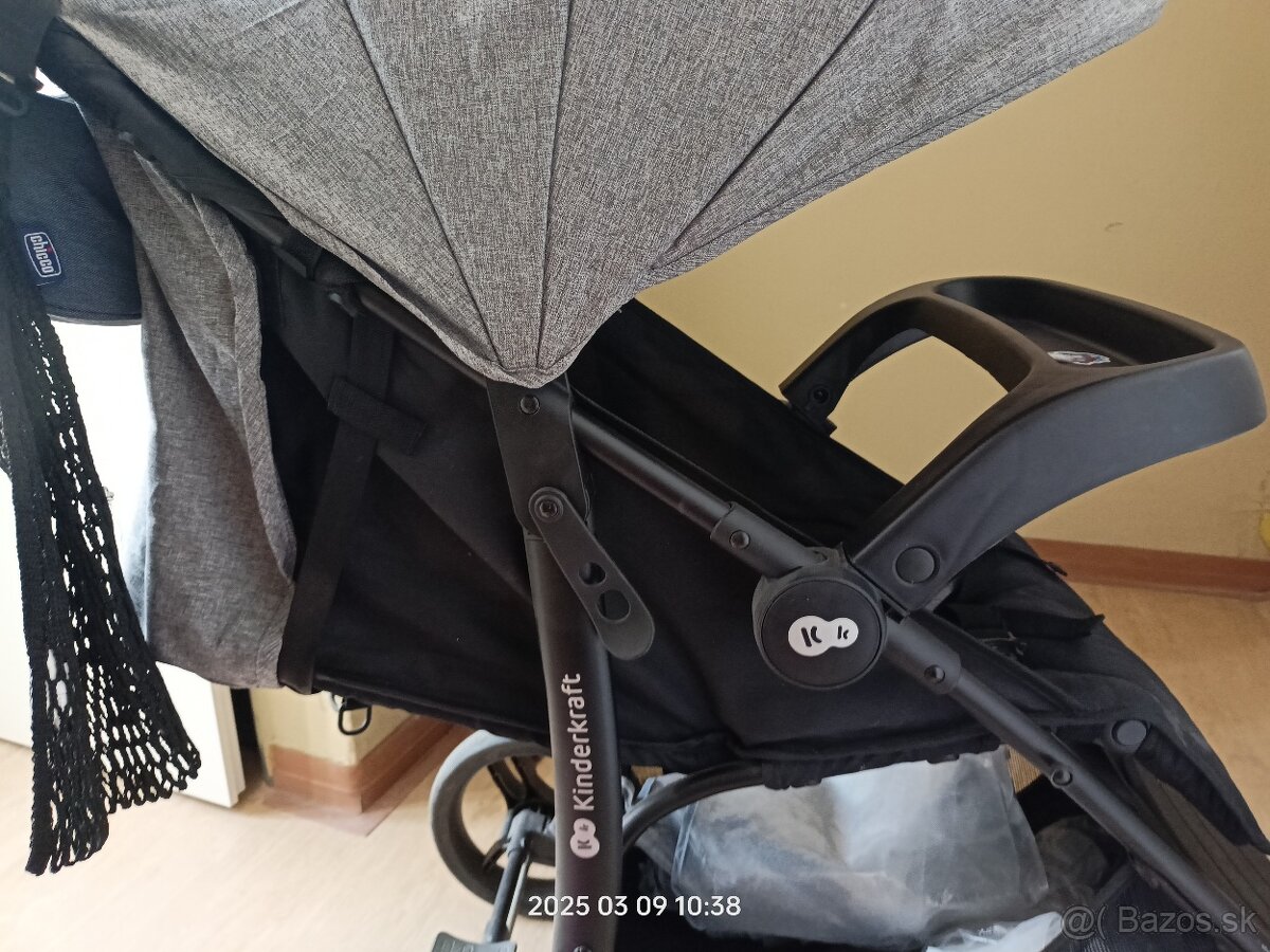 Kinderkraft trig športový kočík do 22 kg