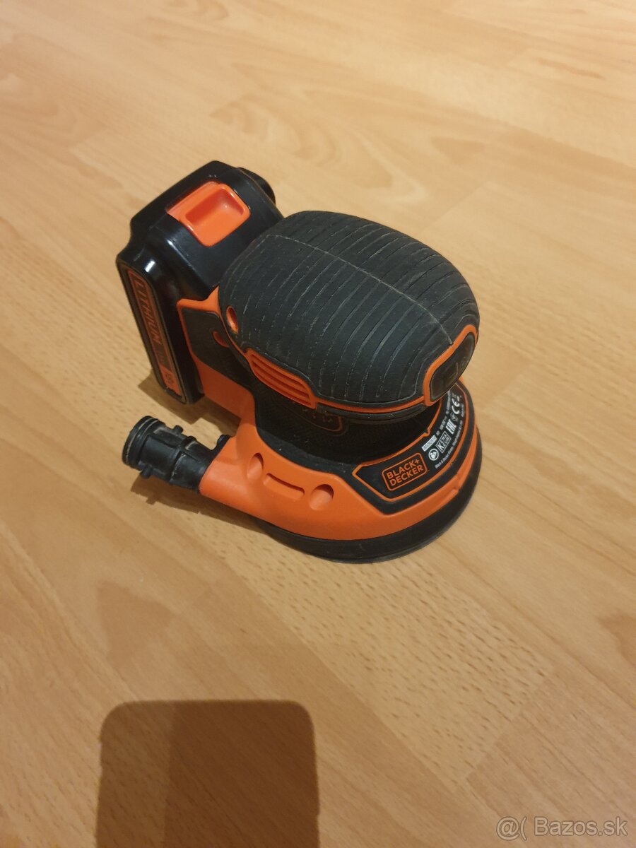 Excentrická brúska Black and Decker