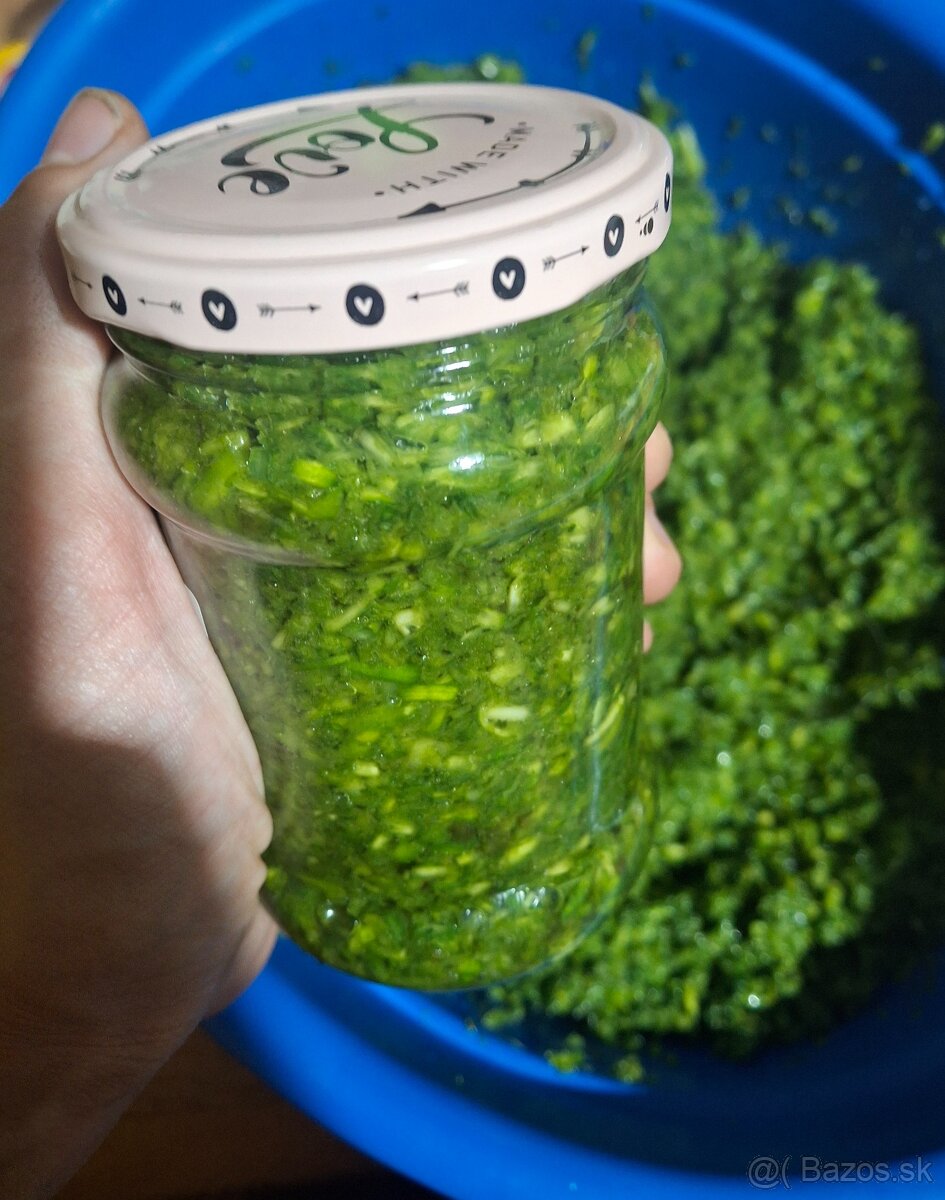 Pesto z cesnaku